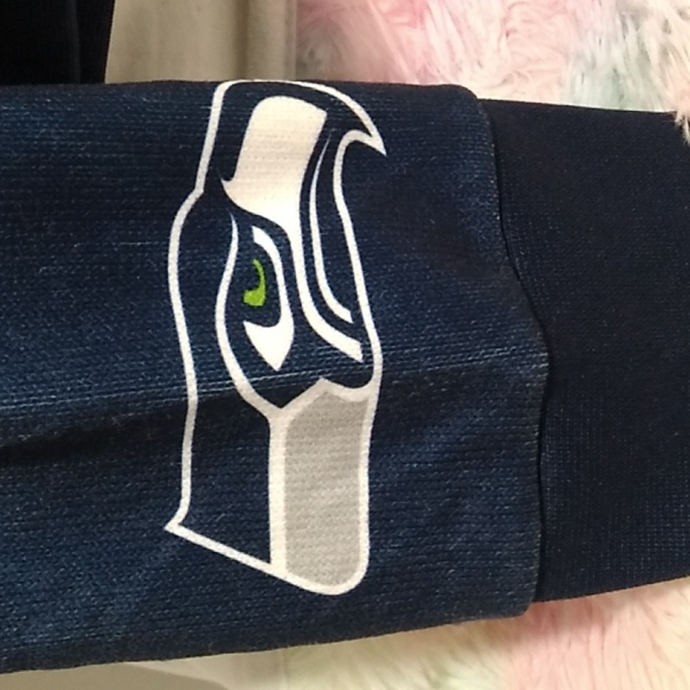 SALE! NWT Seattle Seahawks Team Apparel Sweater Sz.XL (BX32) - Picture 3 of 12